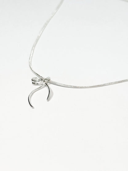 Bow Necklace
