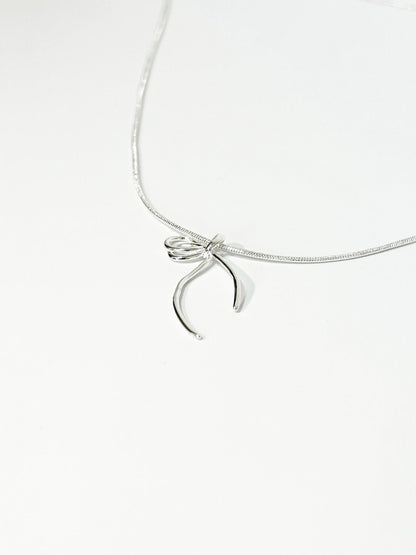 Bow Necklace