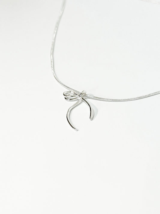 Bow Necklace