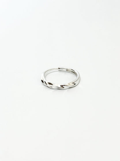 Simple Twisted Ring