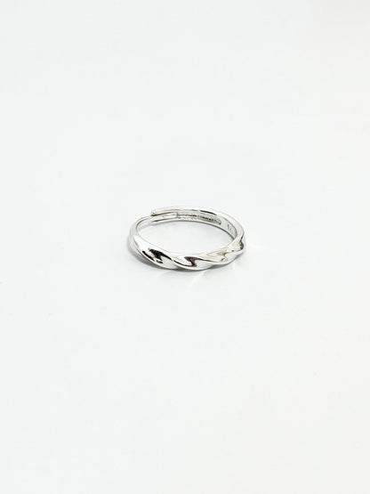 Simple Twisted Ring