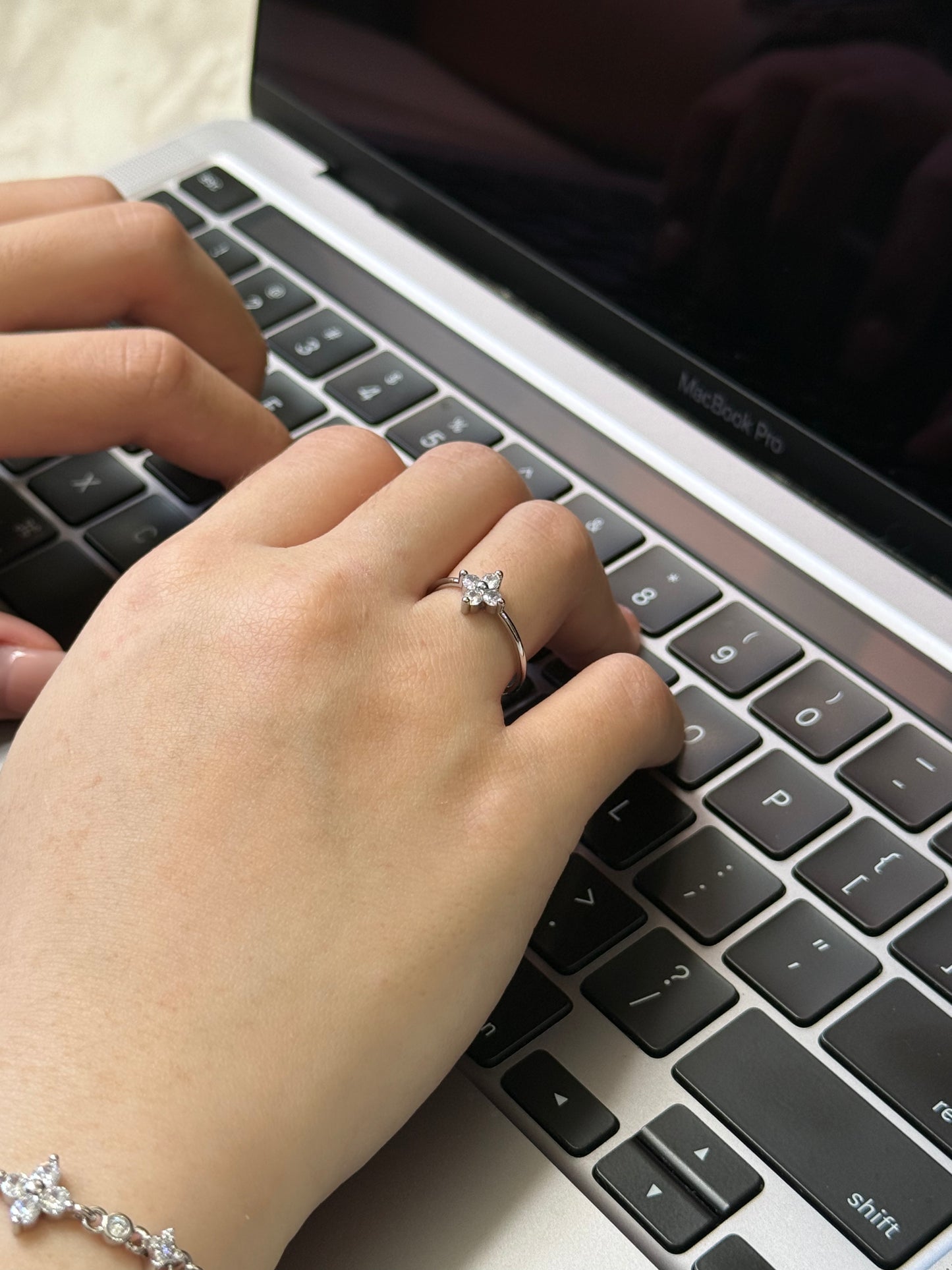 Four-leaf clover ring