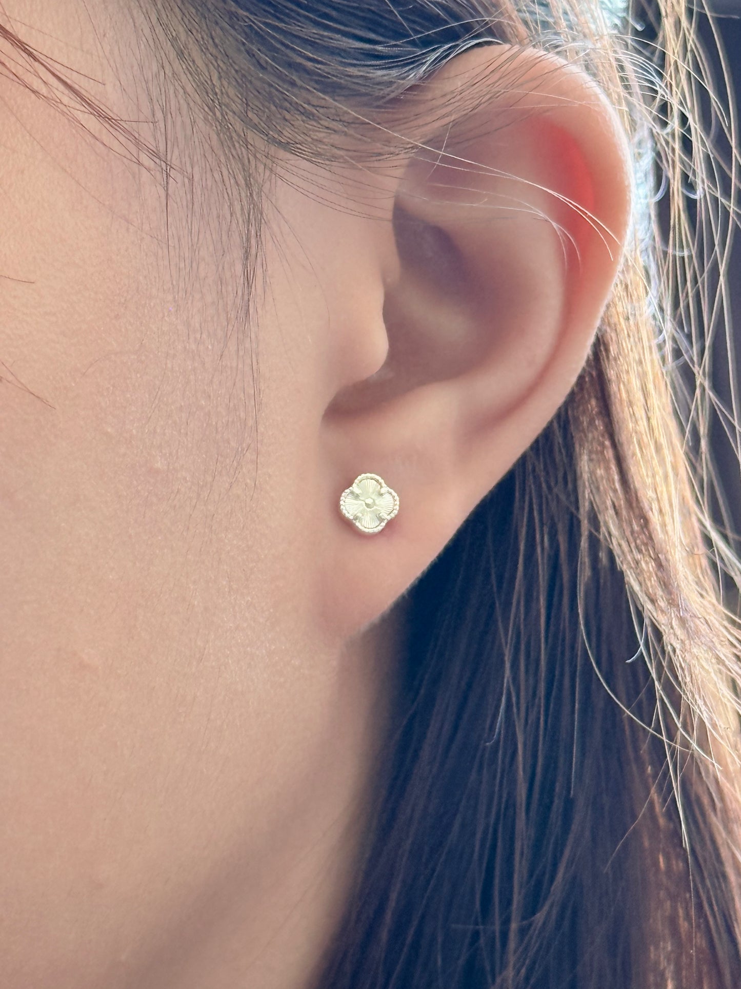Guilloché Clover Stud Earrings