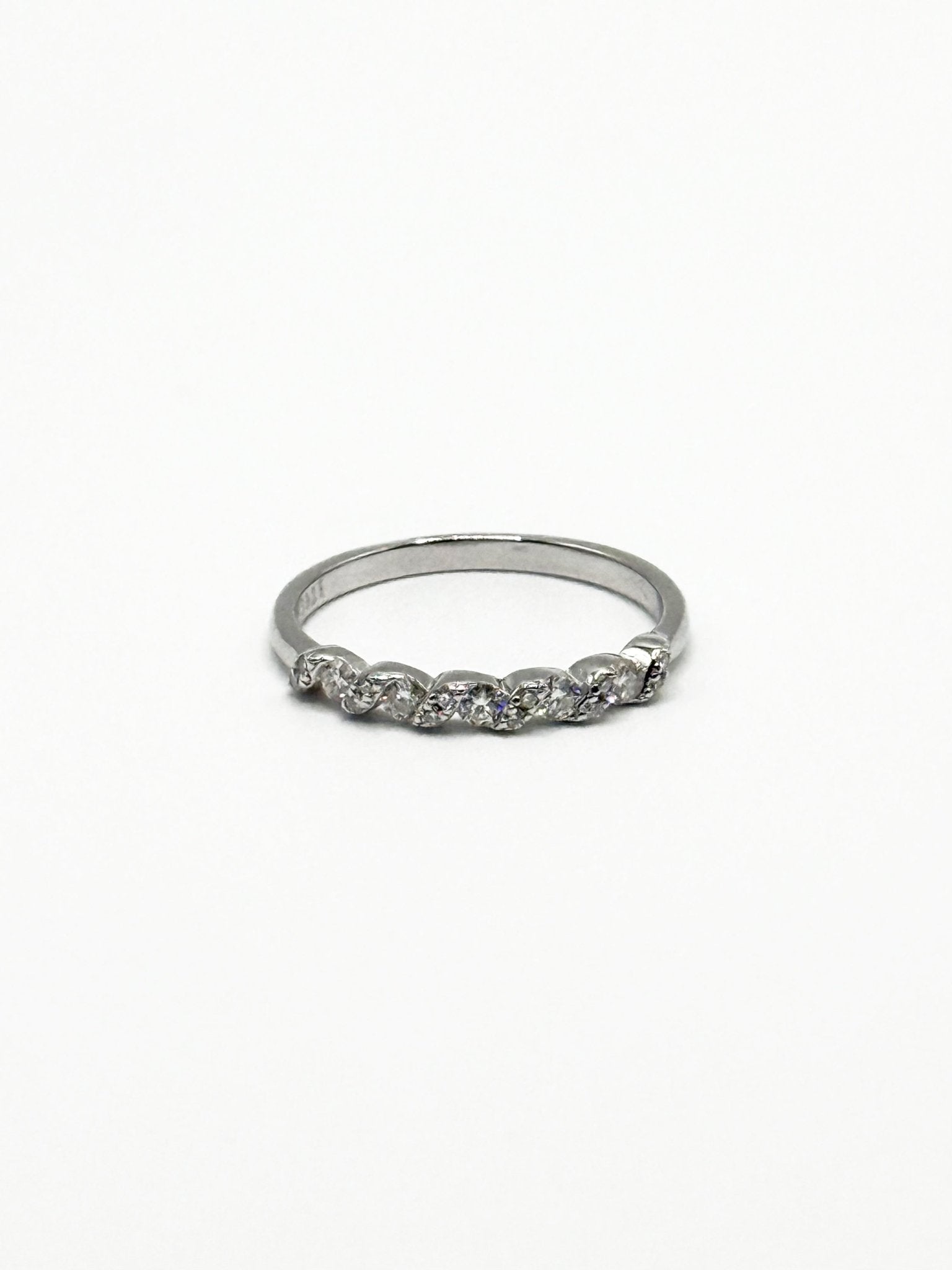 Half - Pavé Infinity Ring - Livarra