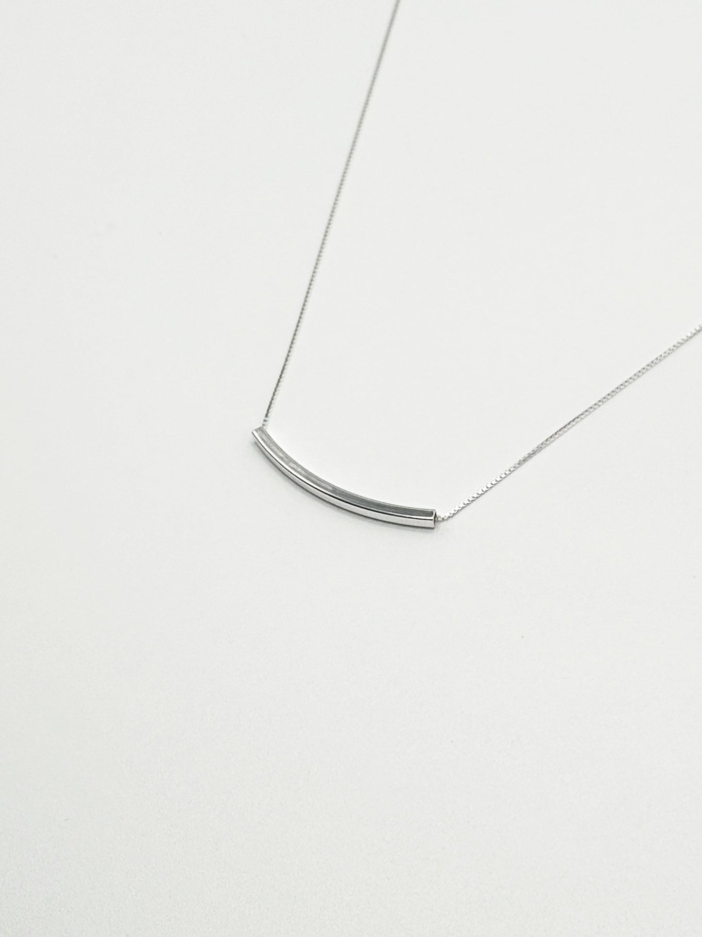 Minimalist Smile 頸鏈 - Livarra