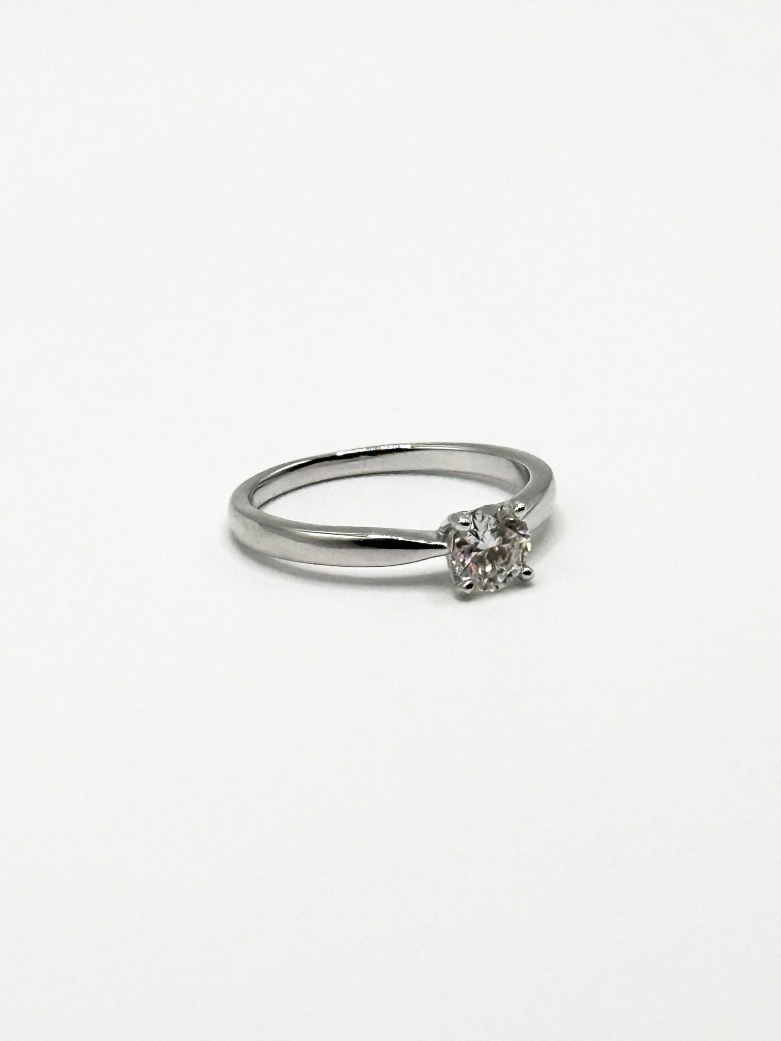 Solitaire Ring - Livarra