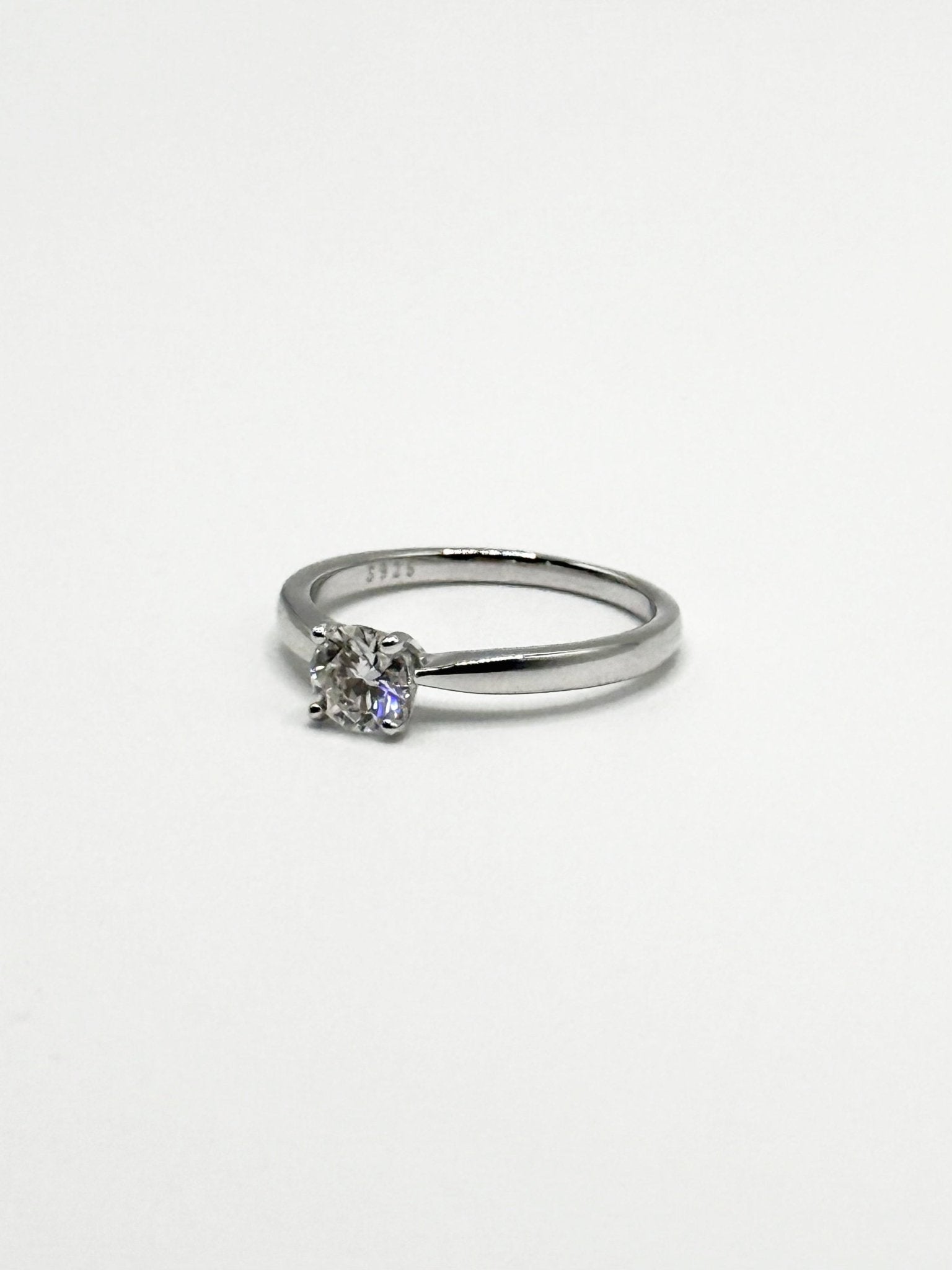 Solitaire Ring - Livarra