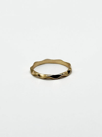 Wavy Ring — Gold - Livarra