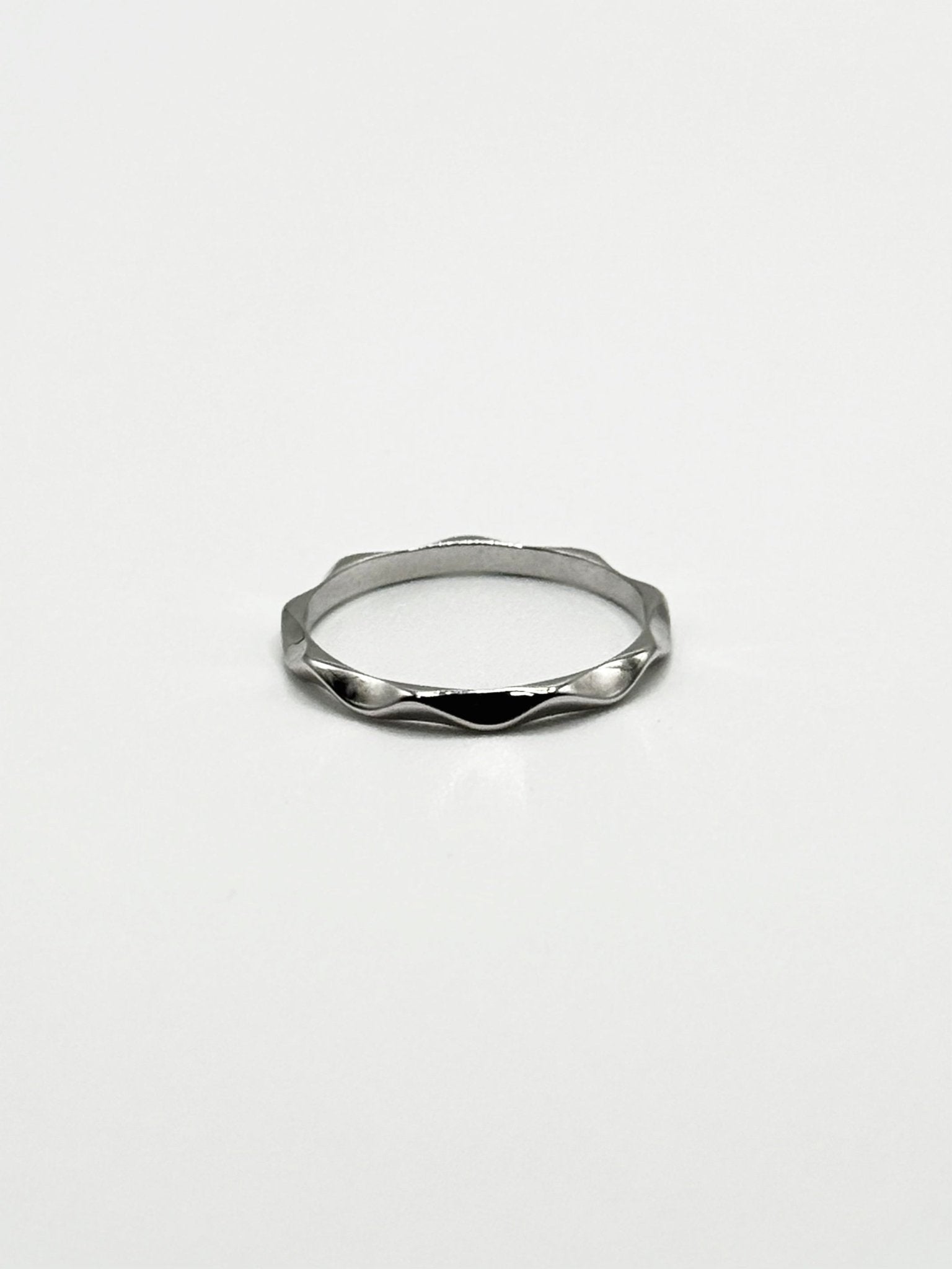 Wavy Ring — Silver - Livarra