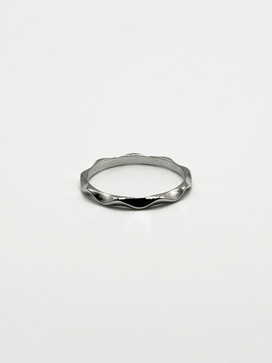 Wavy Ring — Silver - Livarra