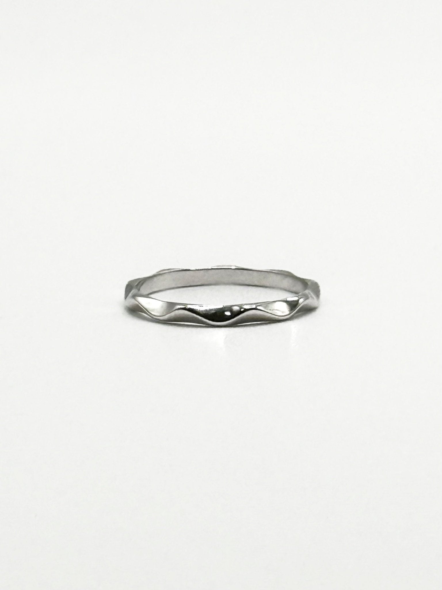 Wavy Ring — Silver - Livarra