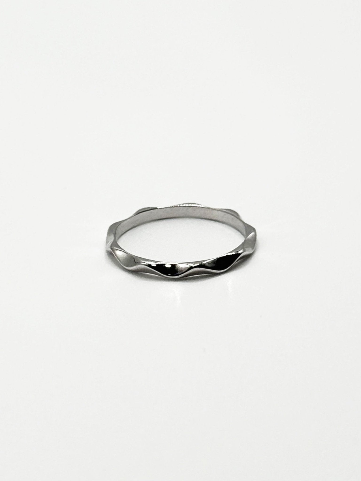 Wavy Ring — Silver - Livarra